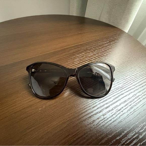 Givenchy sunglasses - Picture 4 of 4